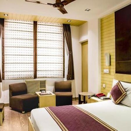דלהי Hotel Arpit Palace מראה חיצוני תמונה
