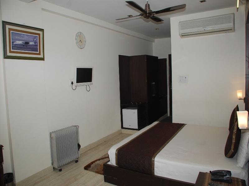 דלהי Hotel Arpit Palace מראה חיצוני תמונה