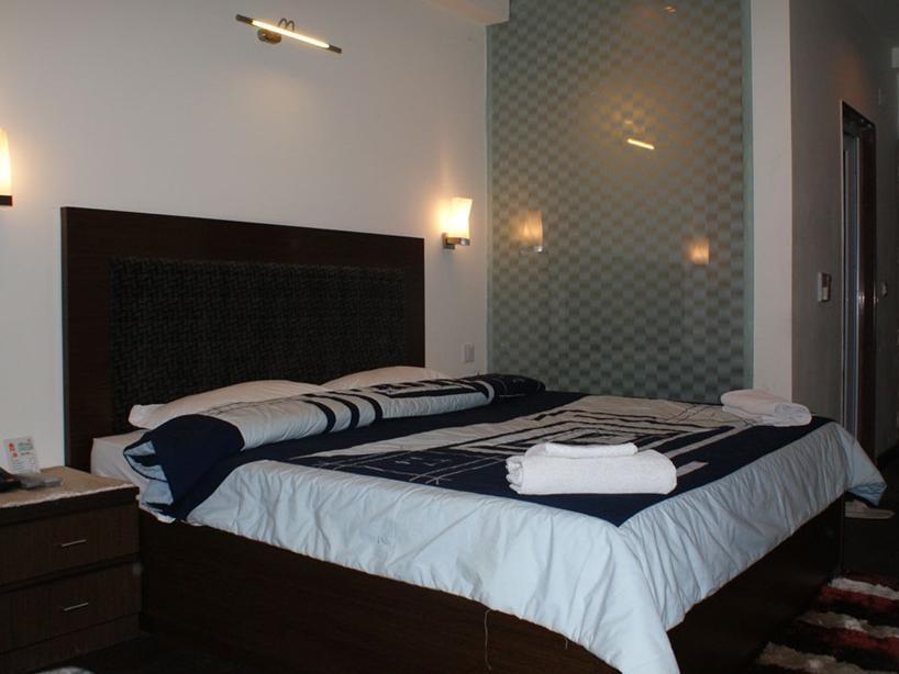 דלהי Hotel Arpit Palace מראה חיצוני תמונה