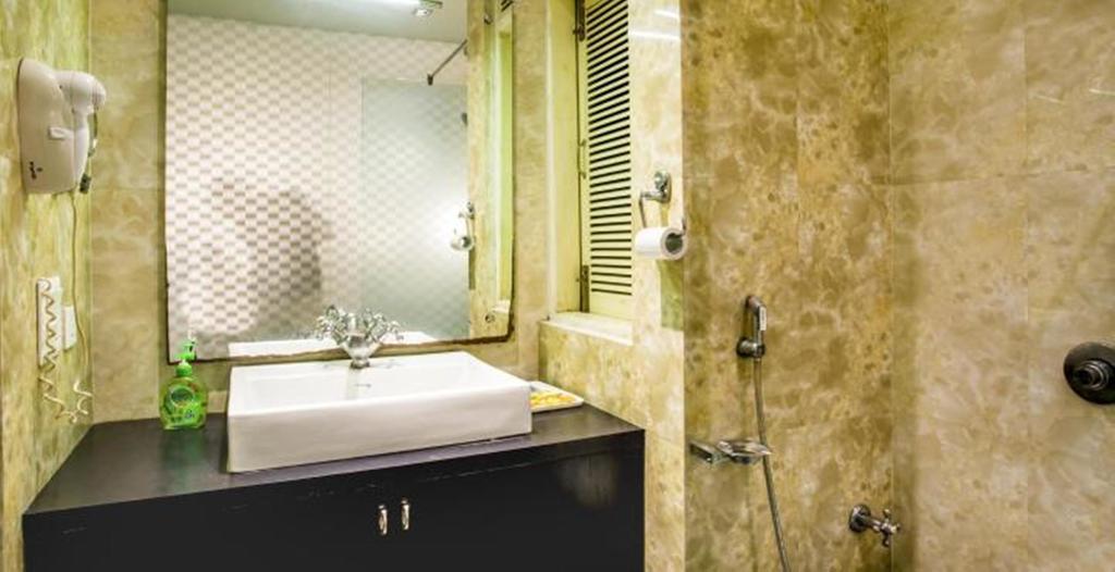 דלהי Hotel Arpit Palace מראה חיצוני תמונה