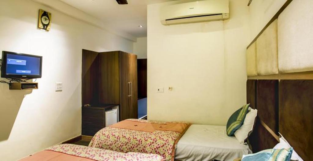 דלהי Hotel Arpit Palace מראה חיצוני תמונה
