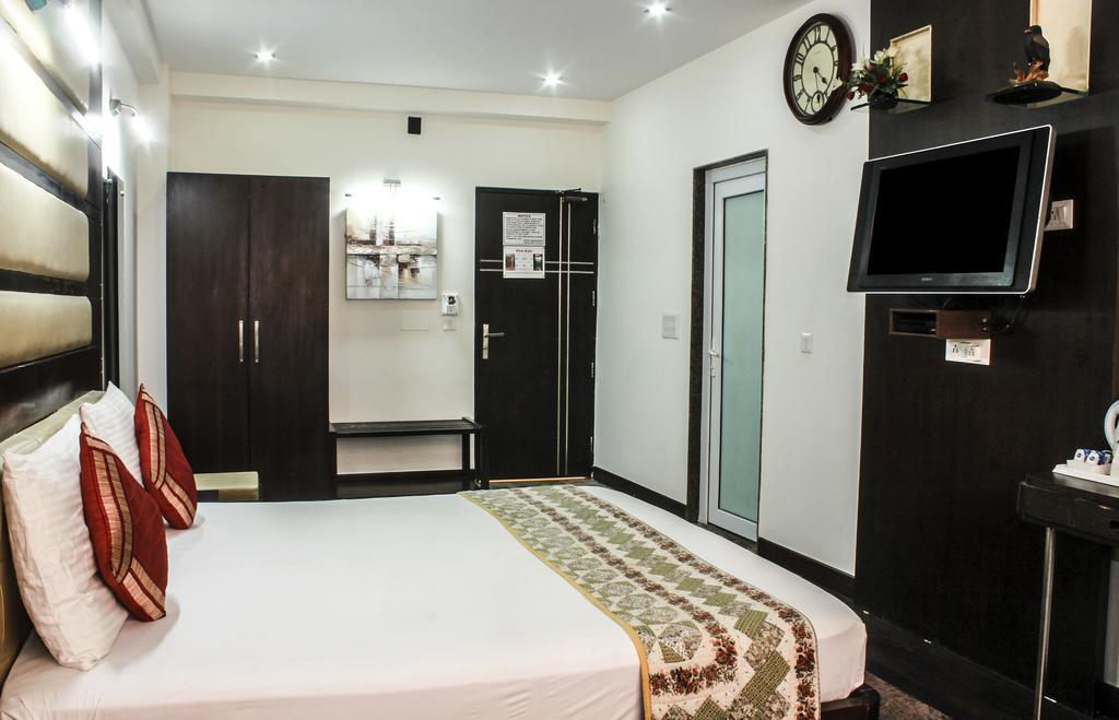 דלהי Hotel Arpit Palace מראה חיצוני תמונה