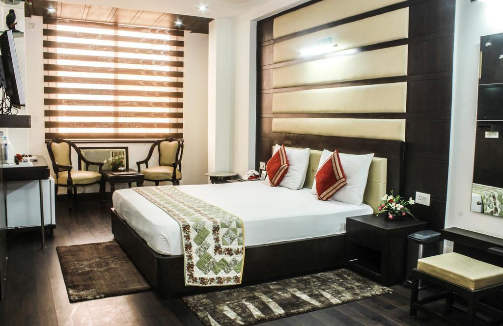 דלהי Hotel Arpit Palace מראה חיצוני תמונה