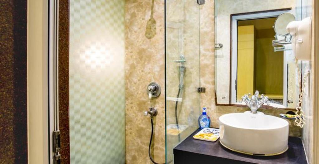 דלהי Hotel Arpit Palace מראה חיצוני תמונה